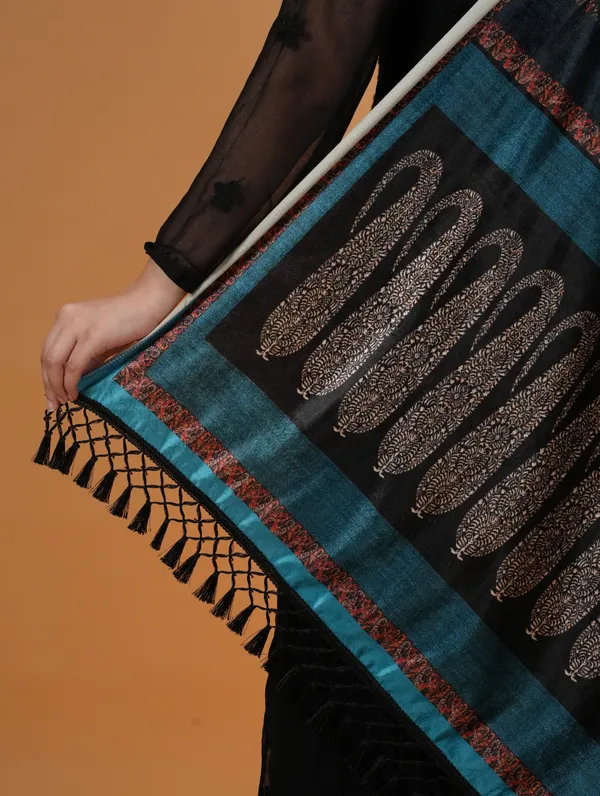 Shifneen_Velvet_Printed_Women_Shawl_Light_Blue