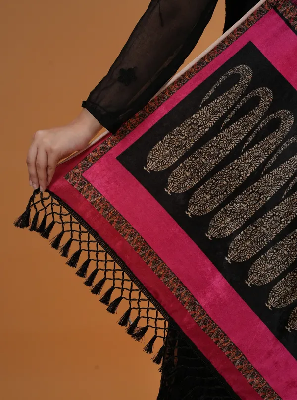Shifneen_Velvet_Printed_Women_Shawl_Pink