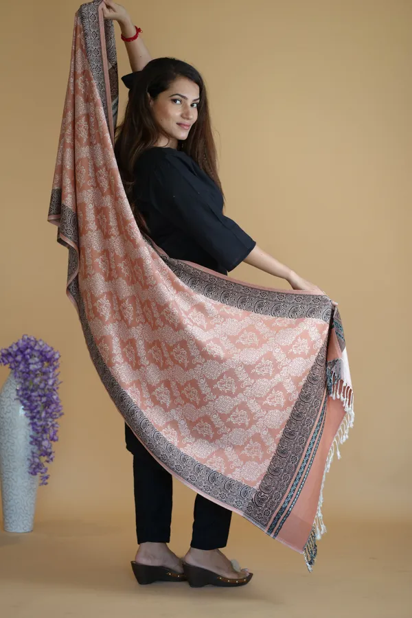 Shifneen_Acrylic_Printed_Women_Shawl_Multicolor
