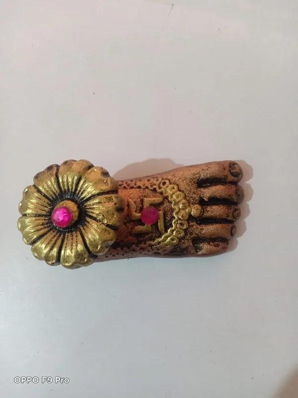 Pair_Of_Maa_Laxmi_Ji_Charan_For_Diwali,_Red_(56454)