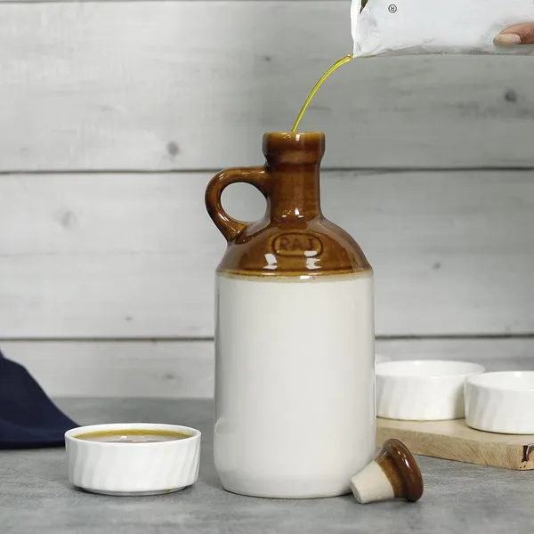 Ceramic_Oil_Dispenser_For_Kitchen_With_Lid_Ideal_For_Storage_Of_Cooking_Oil_Vinegar_100%_Food_&_Microwave_Safe_(Pack_Of_2_Brown_And_White)_Od-Lw2