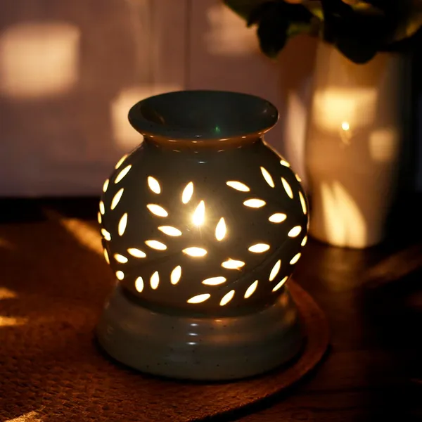 Ancient_Matki_Shape_Electric_Ceramic_Aroma_Oil_Diffuser/Natural_Air_Fragrance_For_Office/Home_Decor/Spa/Living_Room_(Arm-Bg-Ethnic)