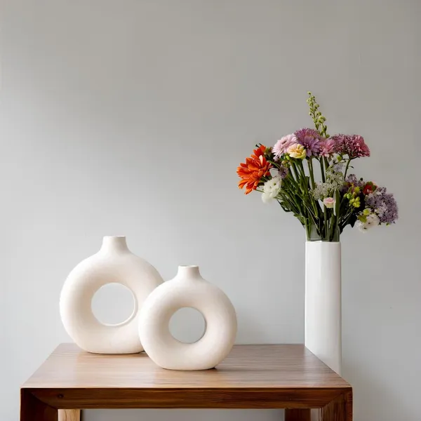 Donut_Shape_Ceramic_Flower_Vases_For_Home_Decoration_Living_Room_Corner_|_Minimalist_Design_Home_Decor_Item_Suitable_For_Artificial_Flowers._(White)