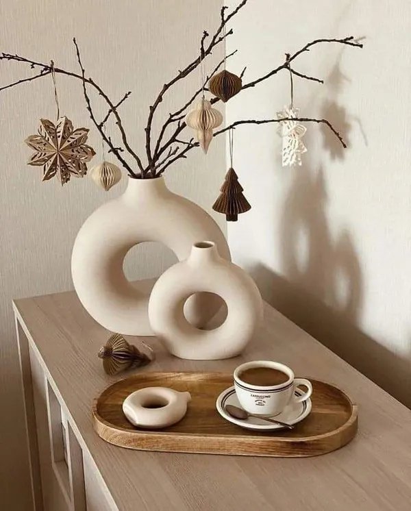 Donut_Shape_Ceramic_Flower_Vases_For_Home_Decoration_Living_Room_Corner_|_Minimalist_Design_Home_Decor_Item_Suitable_For_Artificial_Flowers._(White)