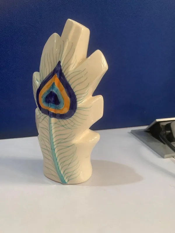 Ceramic_Peacock_Feather_Flower_Vase_Off-White_|_Handcrafted_Planter_Pot_For_Home_Decor,_Center_Table_&_Bedroom_Corners_|_Pack_Of_1