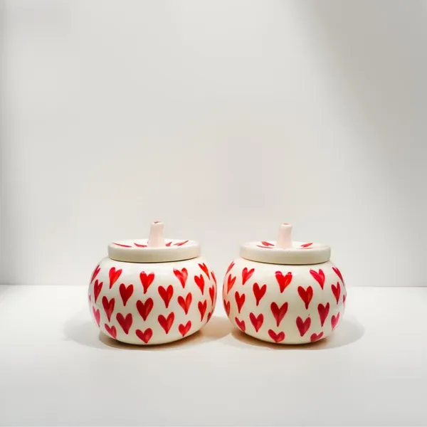 Apple_Shape_Ceramic_Pickle_Jars_|_Pottery_Storage_Jar_For_Pickle_|_Ceramic_Cornichon_Storage_Jar_For_Pickle_|_Barni_For_Achar_Uniqe_Shape_Tray-Apple2_(Pack_Of_2)