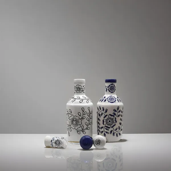 Handicrafts_Ceramic_Oil_Dispenser_Gol_|_Pack_Of_2_|_Blue_&_White_|_1000_Ml_Each
