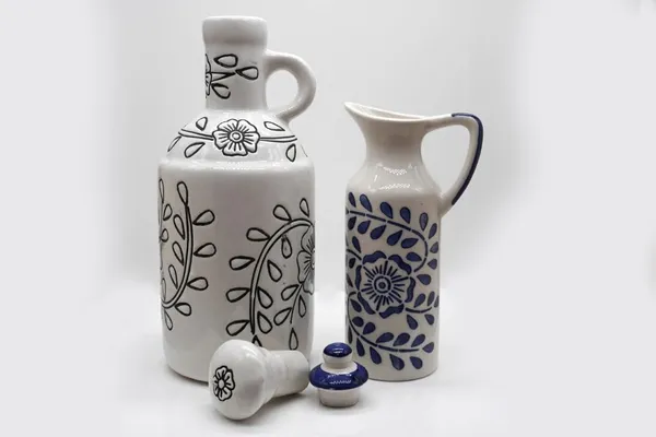 Handicrafts_Ceramic_Oil_Dispenser_Gol_+_Mini_|_Pack_Of_2_|_Blue_&_White_|_1000_Ml+300Ml