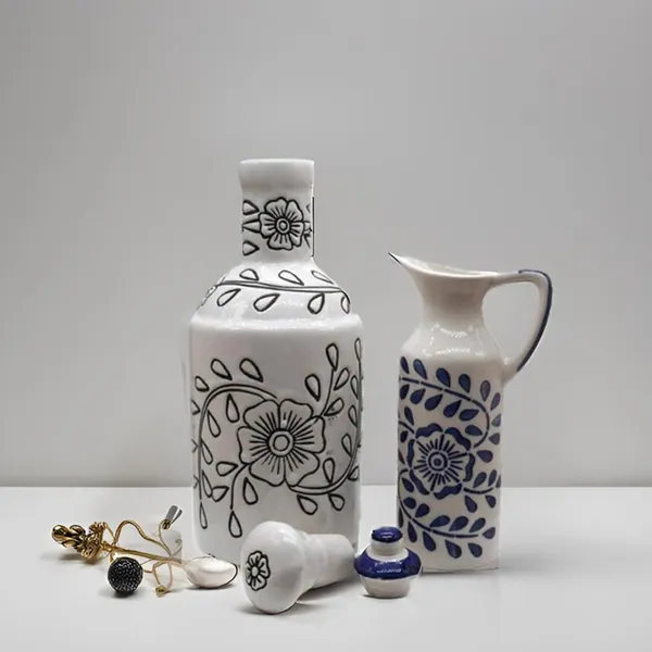 Handicrafts_Ceramic_Oil_Dispenser_Gol_+_Mini_|_Pack_Of_2_|_Blue_&_White_|_1000_Ml+300Ml