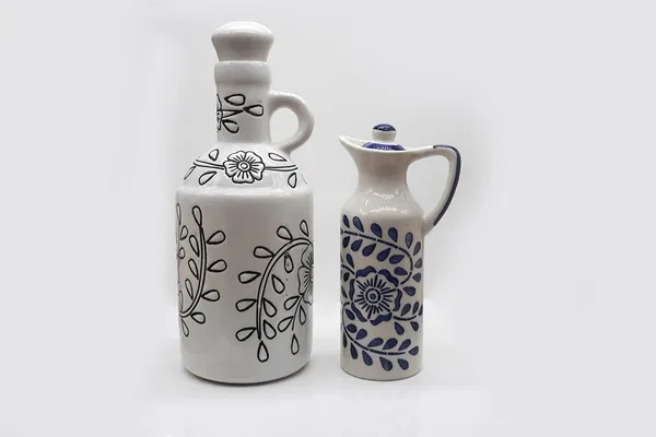 Handicrafts_Ceramic_Oil_Dispenser_Gol_+_Mini_|_Pack_Of_2_|_Blue_&_White_|_1000_Ml+300Ml
