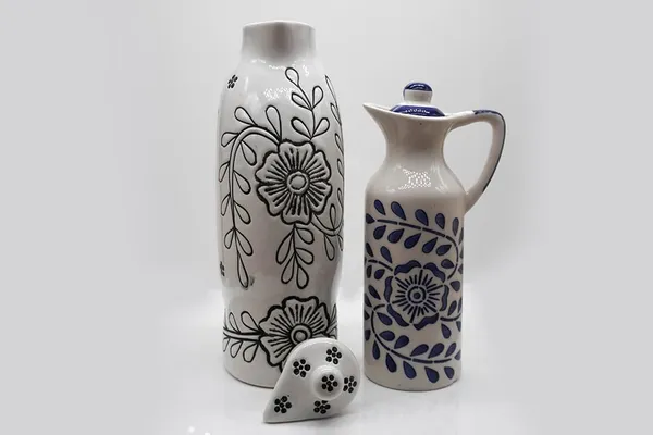 Ceramic_Oil_Dispenser_Mini_|_Pack_Of_2_|_White_&_Blue_|_1000_Ml_&_300Ml