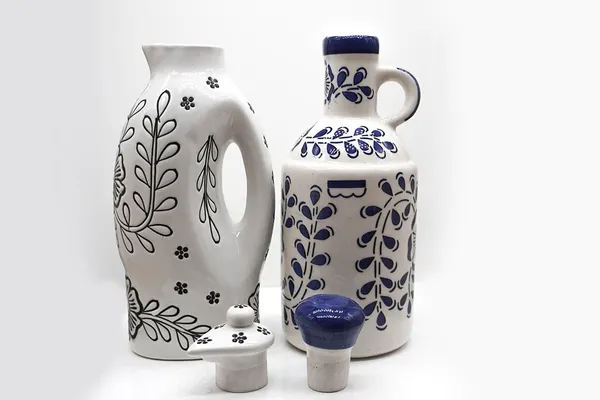 Handicrafts_Ceramic_Oil_Dispenser_|_Pack_Of_2_|_Blue_&_White_|_1000_Ml_Each