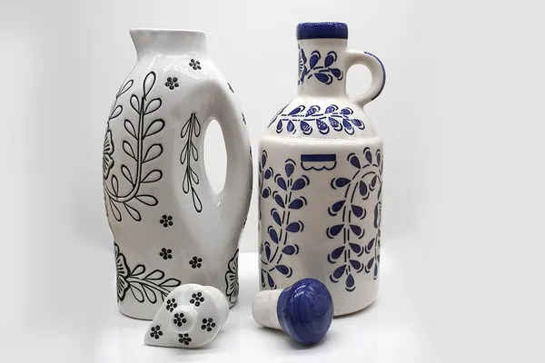 Handicrafts_Ceramic_Oil_Dispenser_|_Pack_Of_2_|_Blue_&_White_|_1000_Ml_Each