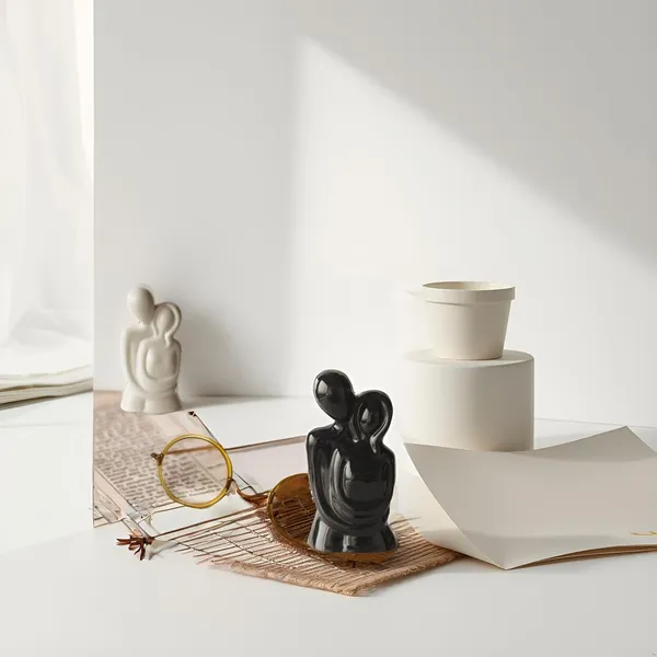 Handicrafts_Romantic_Couple_Sculptures__Black_&_White_Modern_Love_Showpiece_For_Gift_&_Home_Decor_|_Husband_Wife,_Boyfriend_Girlfriend_Decorative_Statues_(Pack_Of_2)