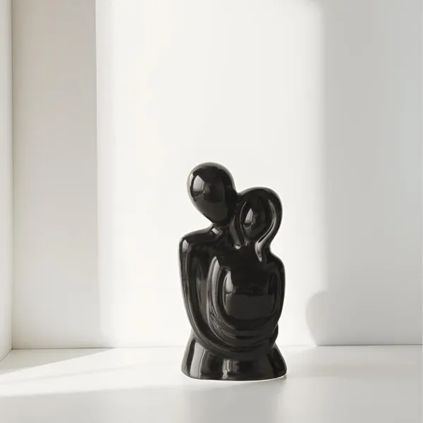 Romantic_Couple_Sculptures_Black_Modern_Love_Showpiece_For_Gift_&_Home_Decor_|_Husband_Wife,_Boyfriend_Girlfriend_Decorative_Statues_(Pack_Of_1)