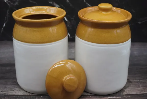 Ceramic_Jars_With_Lid_And_Multipurpose_Barni_For_Chutney|_Pickle|_Spice|_Storage_Container|_Dining_Table_Container_Set_(1000_Ml)_Pack_Of_2