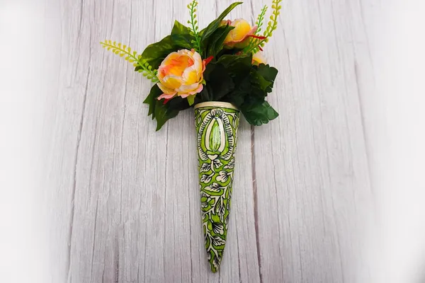 Ceramic_Pottery_Style_Cone_Planter_For_Home_Balcony_And_Living_Room_|_Flower_Vase_Floral_Cones_Decorative_Wall_Hanging_Pot_(Green)