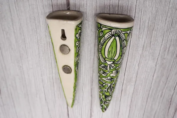 Ceramic_Pottery_Style_Cone_Planter_For_Home_Balcony_And_Living_Room_|_Flower_Vase_Planter_Floral_Cones_Decorative_Wall_Hanging_Planter_Pots_(Cone_(Green))