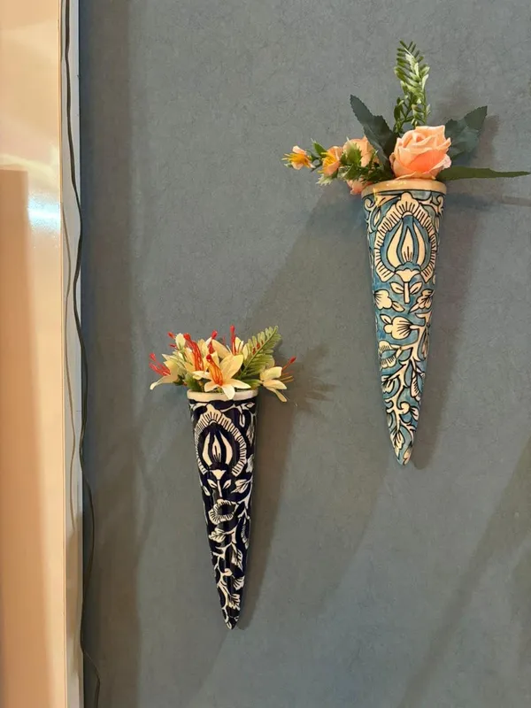 Ceramic_Pottery_Cone_Planter_For_Home_Balcony_And_Living_Room_|_Flower_Vase_Planter_Floral_Cones_Decorative_Wall_Hanging_Planter_Pots