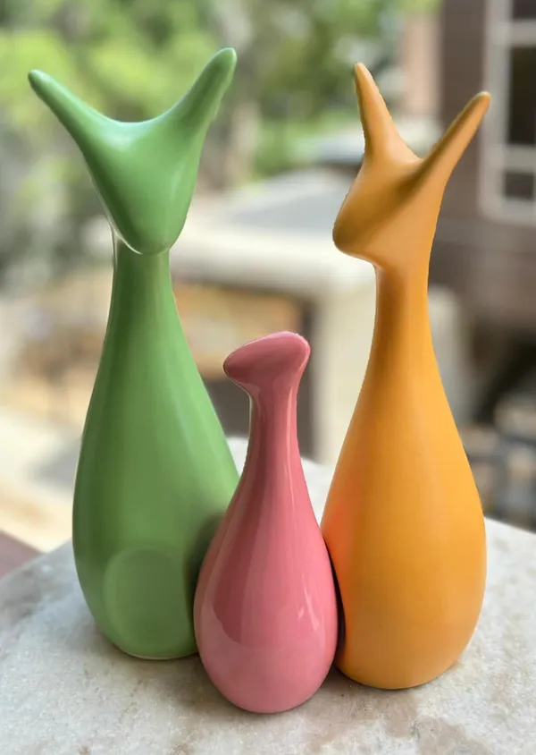 Handicrafts_Home_Decor_Lucky_Deer_Statue_Family_Piano_Finish_Ceramic_Figures_-_(Set_Of_3)_(Deer_Family_-_Green_Pink_Yellow)