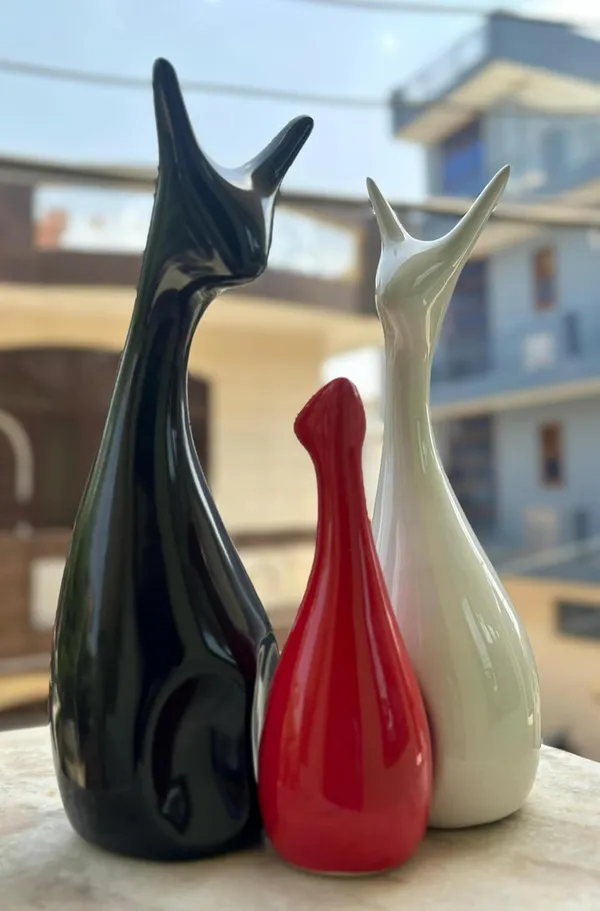 Handicrafts_Home_Decor_Lucky_Deer_Statue_Family_Piano_Finish_Ceramic_Figures_-_(Set_Of_3)_(Deer_Family_-_Black_Red_White)