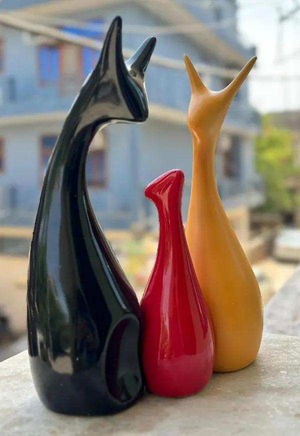 Home_Decor_Lucky_Deer_Statue_Family_Piano_Finish_Ceramic_Figures_-_(Set_Of_3)_(Deer_Family_-_Black_Red_Yellow)