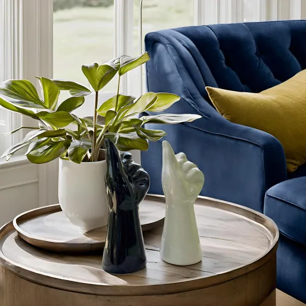 Ceramic_Pointed_Finger_Vase_Hand_Shape_Flower_Pot_&_Planter_For_Home_Decor_|_Unique_Ceramic_Hand_Shaped_Pot_For_Table,_Shelf_&_Corner_Decoration_(Pack_Of_2)_(Black_&_White)