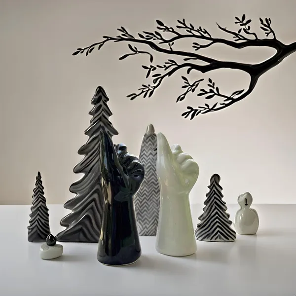 Ceramic_Pointed_Finger_Vase_Hand_Shape_Flower_Pot_&_Planter_For_Home_Decor_|_Unique_Ceramic_Hand_Shaped_Pot_For_Table,_Shelf_&_Corner_Decoration_(Pack_Of_2)_(Black_&_White)