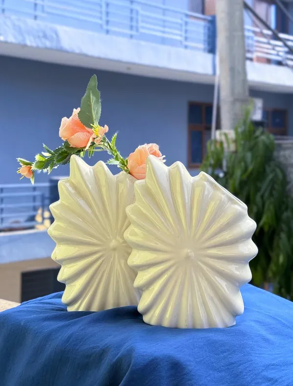 Ceramic_Peacock_Vases_Shell_Shape_Planter_Pots_(Pack_Of_2)_|_Decorative_Flower_Pots_For_Home_Decor,_Bedroom_Corners,_Center_Table_&_Party_Centerpieces