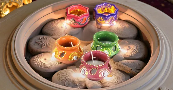 India_Diya_Idol_Traditional_Festival_Diya_-_Lord_-_Metal_Hand_Craved_For_Home_Decorative_Gift_Puja_Gifts_Corporate_Tcota-Dya6
