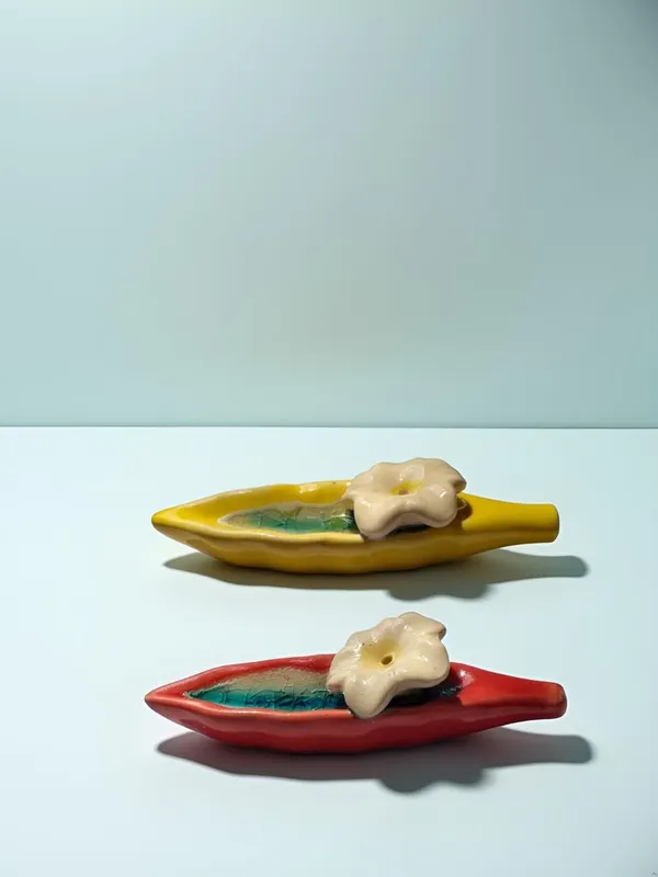 Leaf_Ceramic_Incense_Stick_Holder_Set_Of_2_|_Stylish_Leaf-Shaped_Agarbatti_Stand_For_Pooja_&_Home_Decor_Decorative_Ceramic_Showpiece_(Red-Yellow)