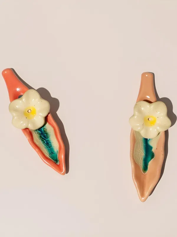 Leaf_Ceramic_Incense_Stick_Holder_Set_Of_2_|_Stylish_Leaf-Shaped_Agarbatti_Stand_For_Pooja_&_Home_Decor_Decorative_Ceramic_Showpiece_(Red-Pink)
