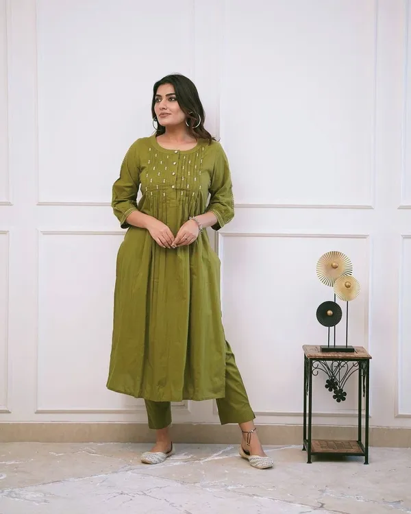 Elegant_Kurti_Pant_Set_(2-pc)