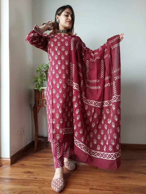 Wine_red_Cotton_suit_with_cotton_dupatta_(Stitched)