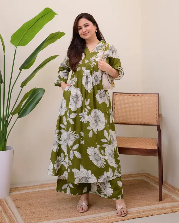 Green_&_White_Printed_floral_Kurta_Pant_Set
