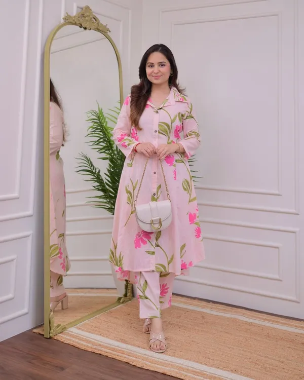 Light_Pink_embroidery_stylish_kurta_set
