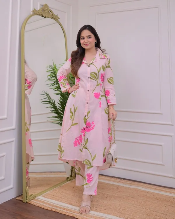 Light_Pink_embroidery_stylish_kurta_set