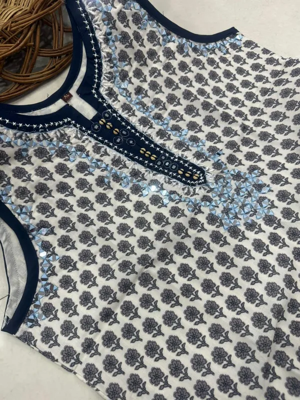 Mahi_Pure_Cotton_Floral_Printed_Sleeveless_Kurti_Top