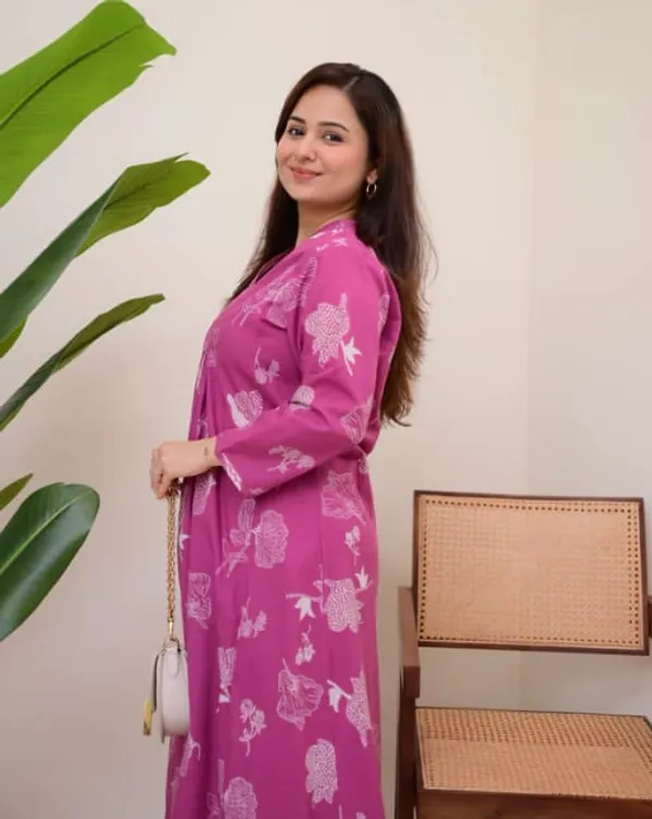 Pink_embroidery_stylish_kurta_set
