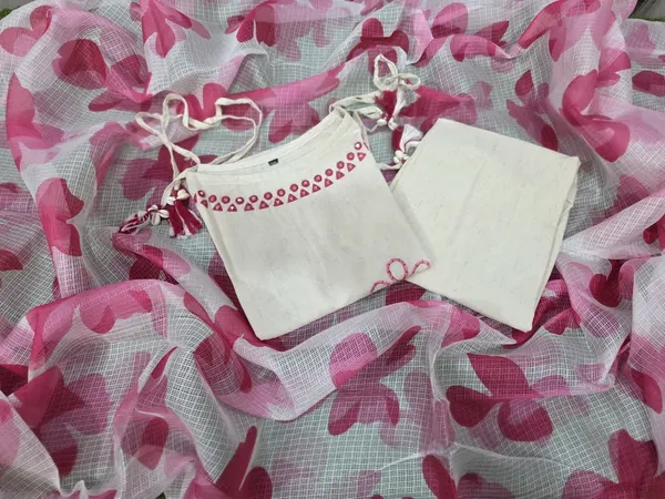 White_kurti_with_pink_Kotadoriya_Duppata_set