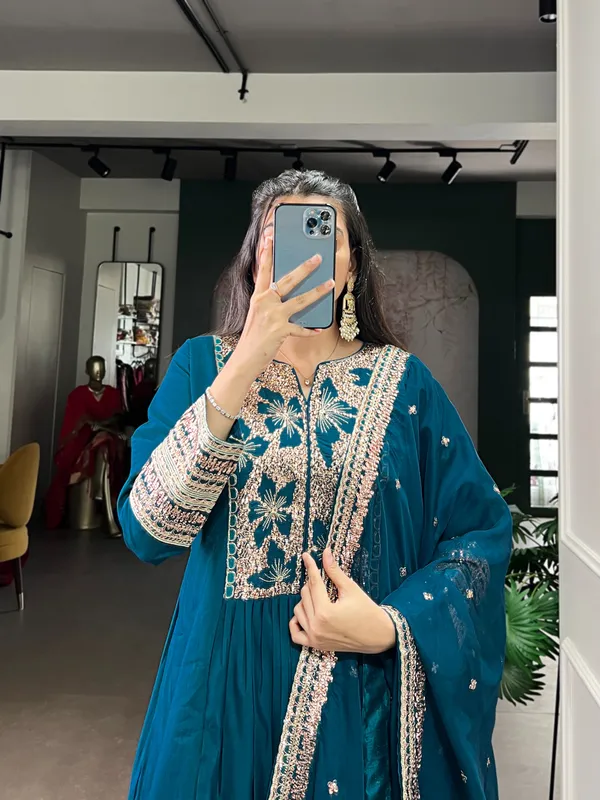 Zarveen_Luxe_Roman_Silk_Sequins_Embroidered_Suit_Set_with_Organza_Dupatta