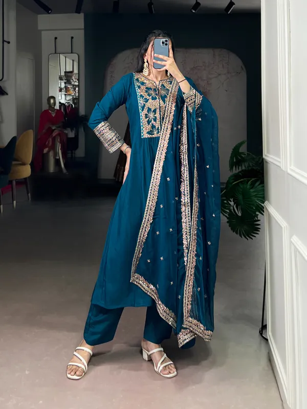 Zarveen_Luxe_Roman_Silk_Sequins_Embroidered_Suit_Set_with_Organza_Dupatta