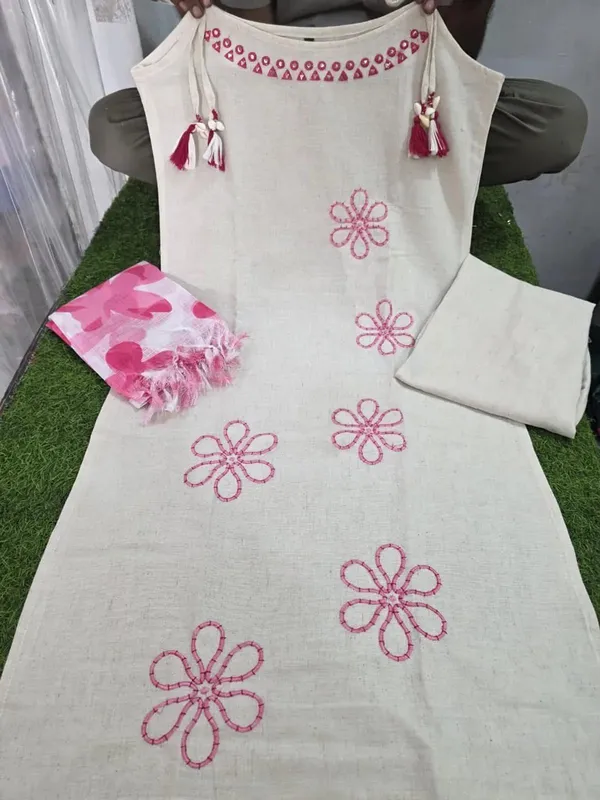 White_kurti_with_pink_Kotadoriya_Duppata_set