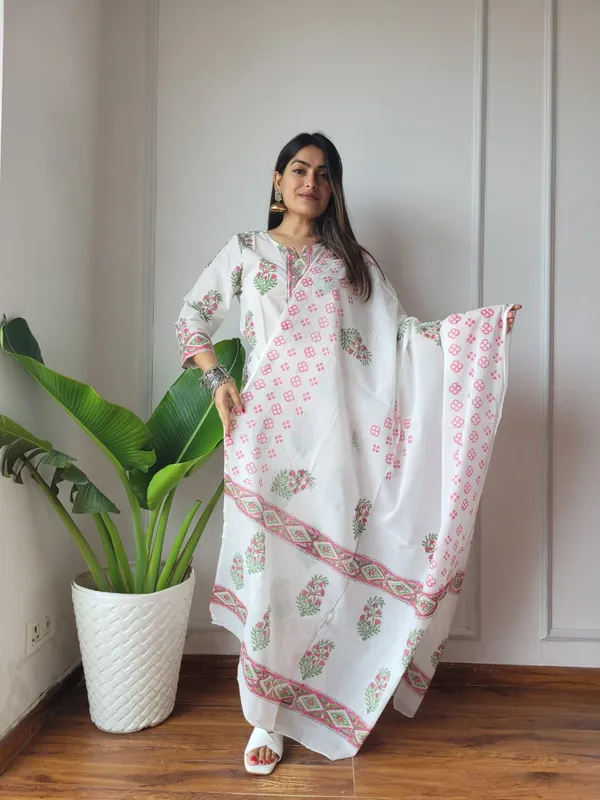 white_Cotton_suit_with_cotton_dupatta_(Stitched)