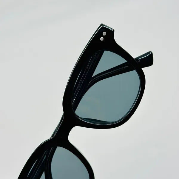 Black_Polycarbonate_Premium_&_Elegant_Uv_Sunglasses_For_Men