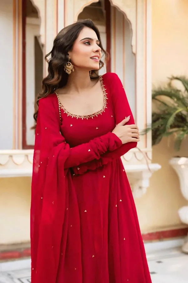 Red_Cotton_Gown_For__Women