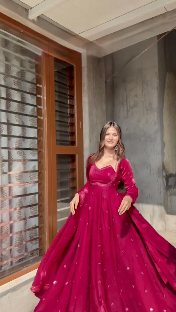 Designer_Fendy_Silk_Anarkali_Set_�_Thread_&_Sequins_Embroidered_Festive_Wear