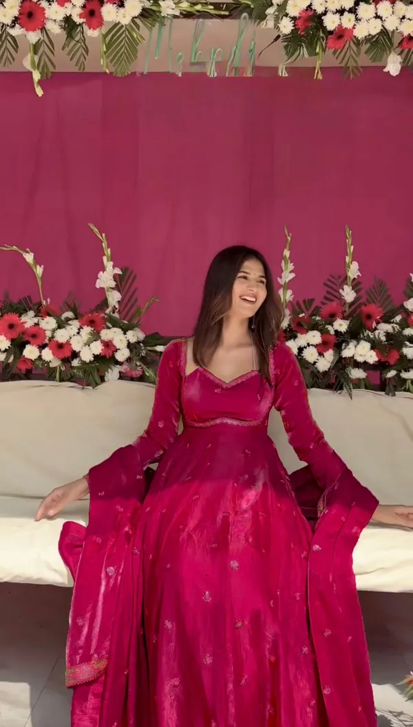 Designer_Fendy_Silk_Anarkali_Set_�_Thread_&_Sequins_Embroidered_Festive_Wear
