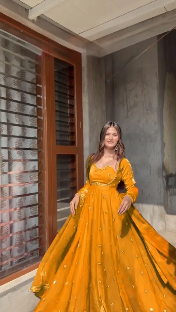 Designer_Fendy_Silk_Anarkali_Set_�_Thread_&_Sequins_Embroidered_Festive_Wear