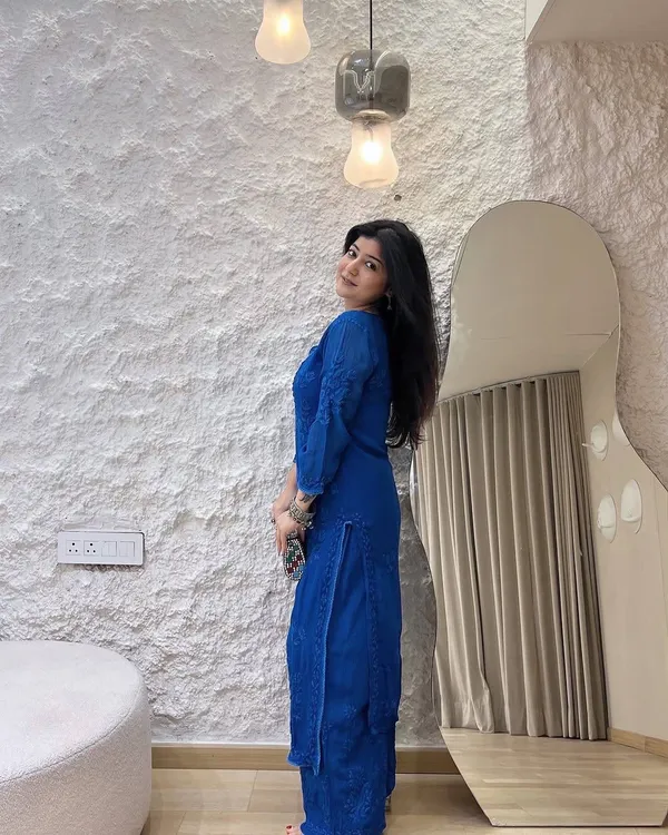 Sheesh_Azure_Bloom_Embroidered_Kurta_Set